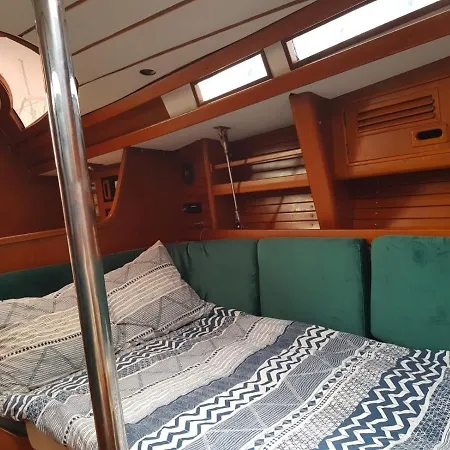 Java Yacht